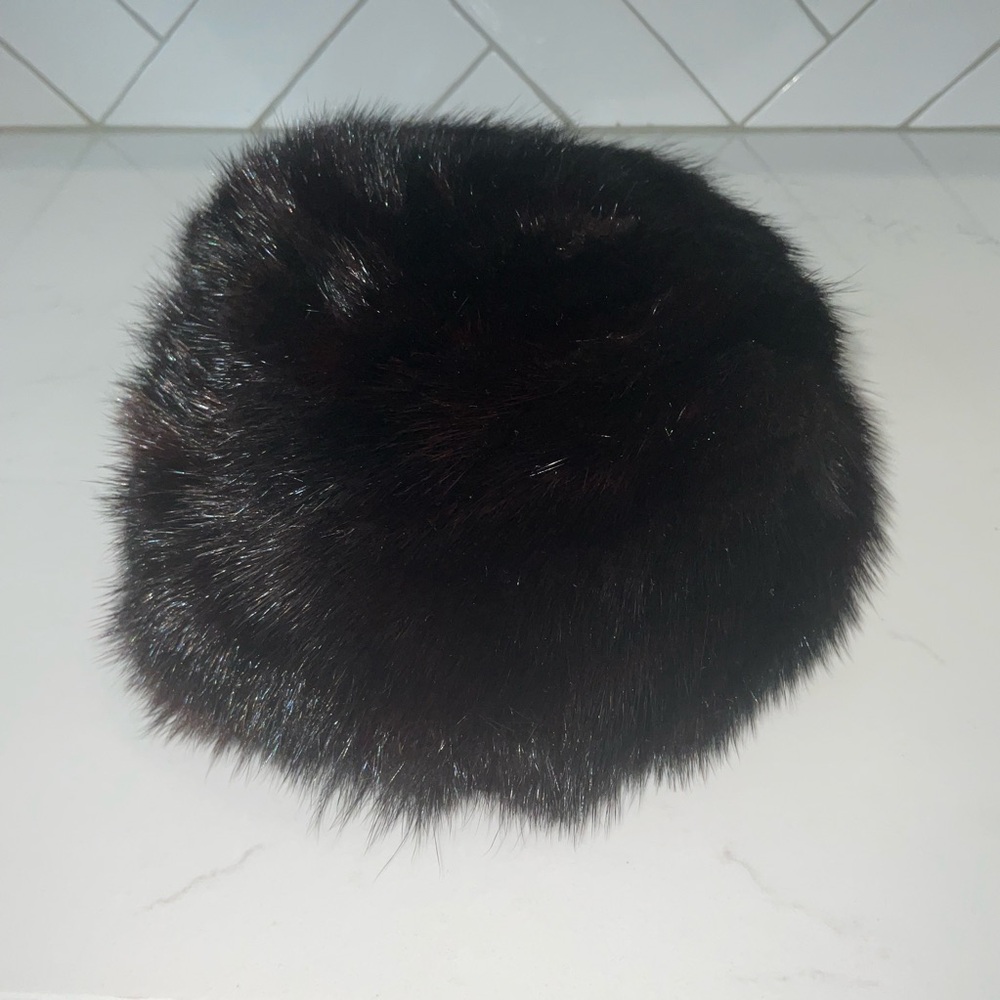 Gwenn Pennington Elegant Black  Fur Hat